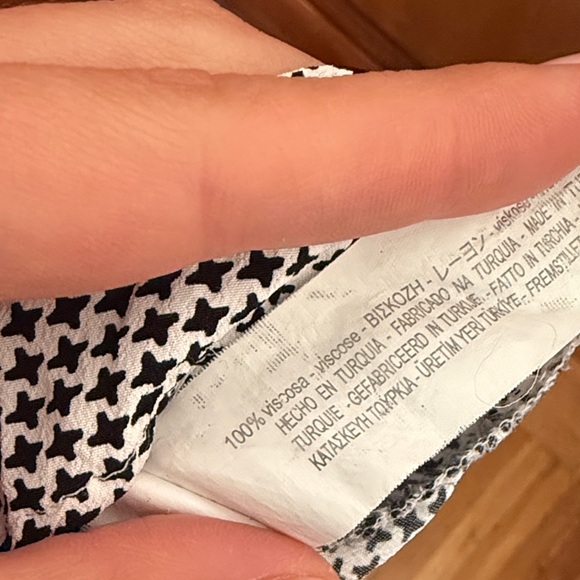 💕 Zara Black and White Houndstooth Patterned Blouse - Picture 6 of 6